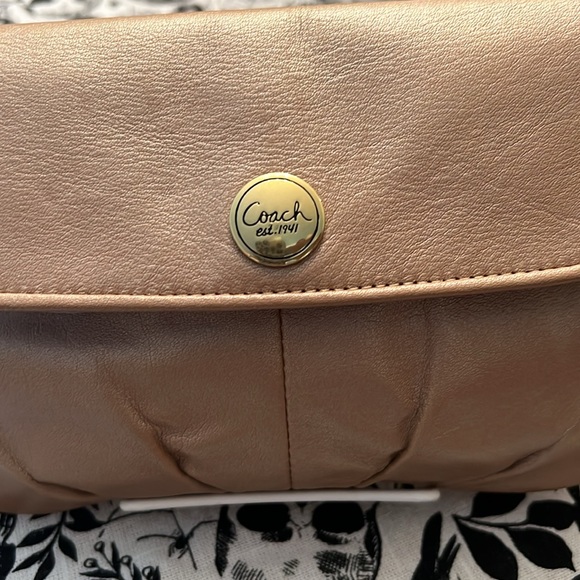 Coach Clutch/Wristlet Tan-Gold Shimmer - Picture 6 of 12
